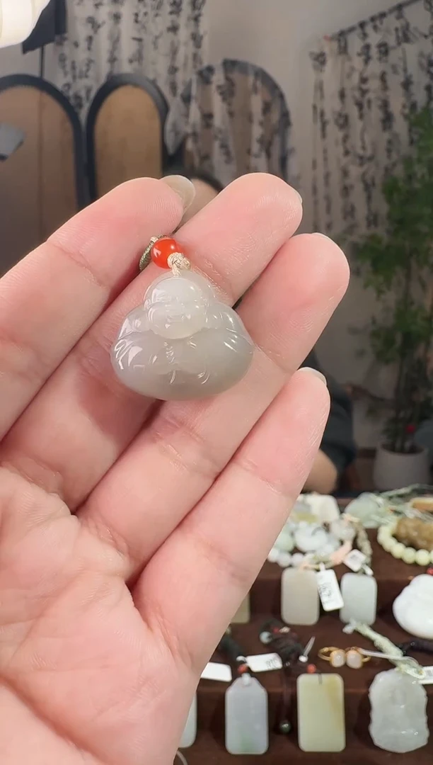 颈饰未镶嵌和田玉抱抱佛