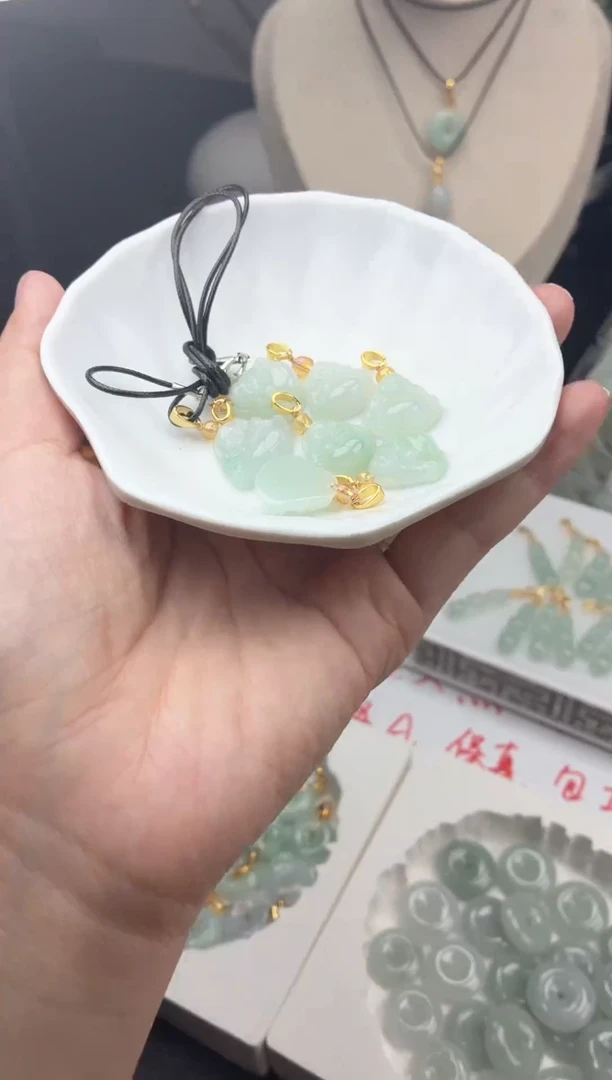 翡翠未镶嵌颈饰A03【多样性发其一】