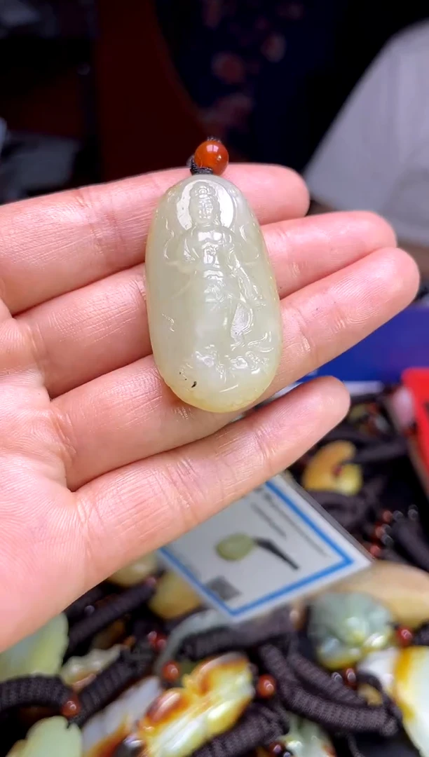 和田玉未镶嵌颈饰1