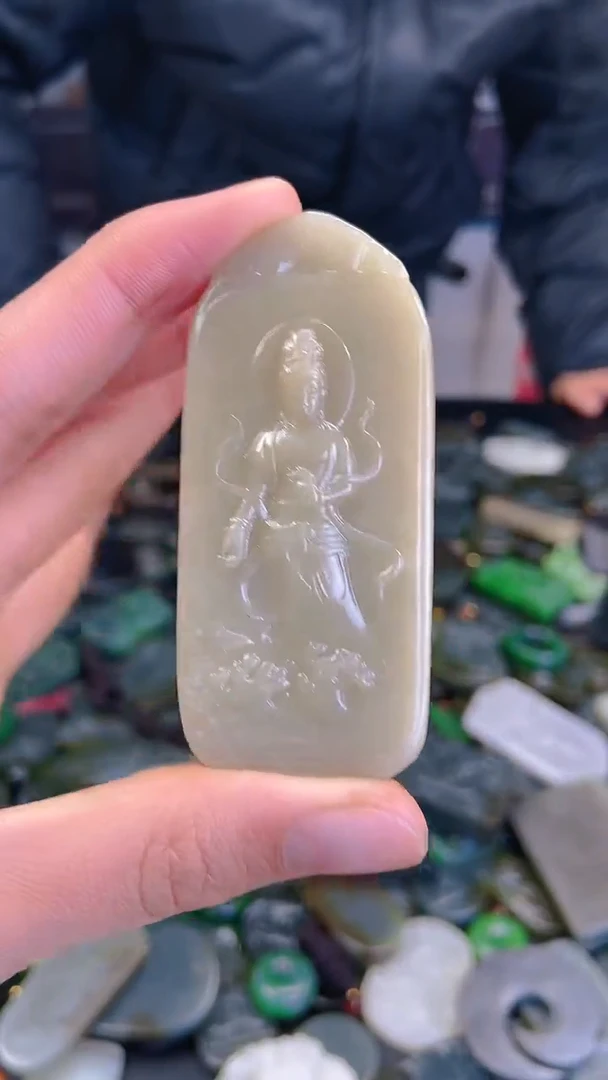 颈饰未镶嵌和田玉1