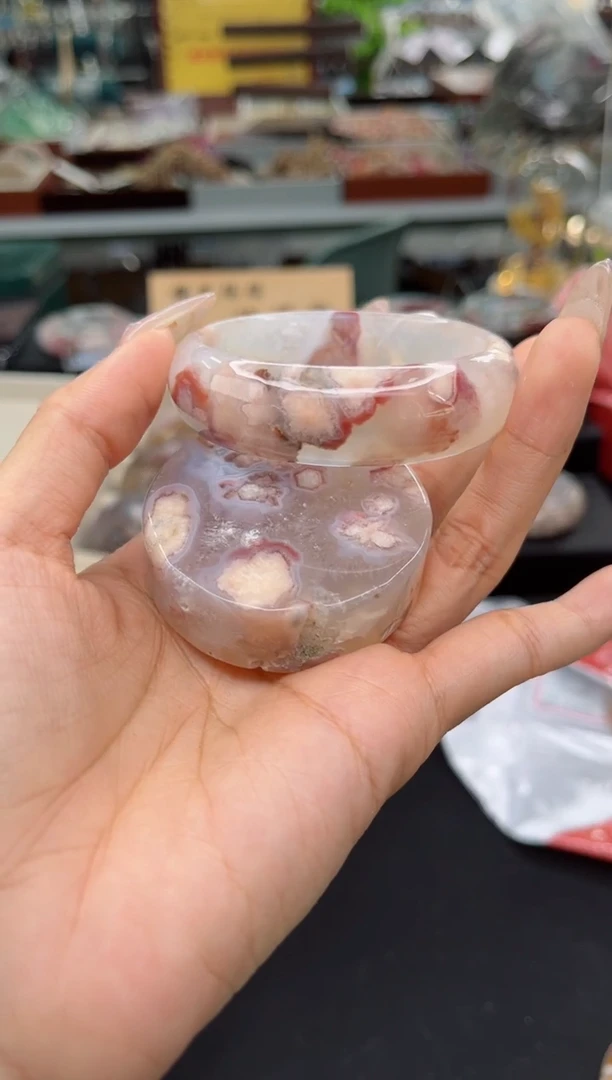 【闪购商品】石英质玉手镯未镶嵌54圈口（赠品镯心）62