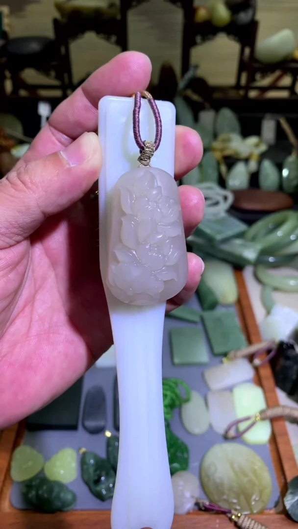 【闪购商品】和田玉颈饰未镶嵌藕粉牌子手工