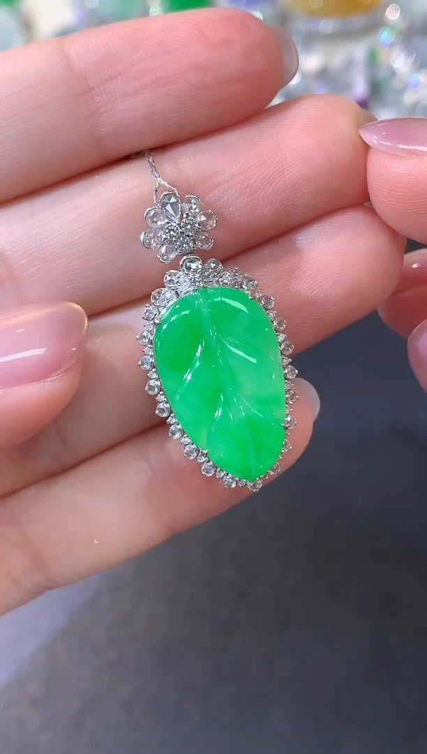 吊坠(不含链)18K金镶嵌翡翠Q131|15000