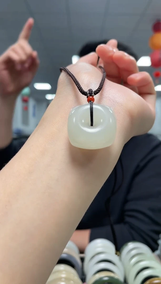 未镶嵌和田玉挂件白玉玉琮挂件一件