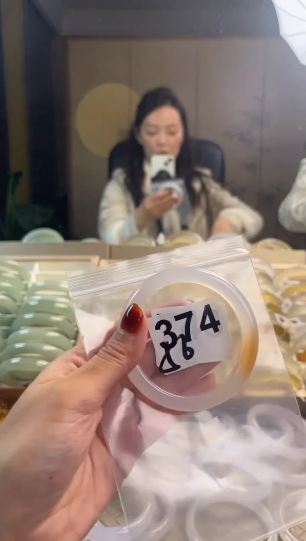 手镯玛瑙/玉髓未镶嵌374