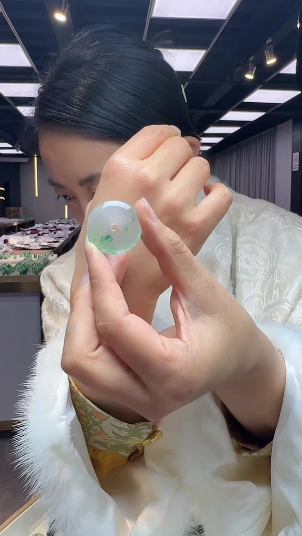 【闪购商品】石英质玉吊坠(不含链)未镶嵌平安扣