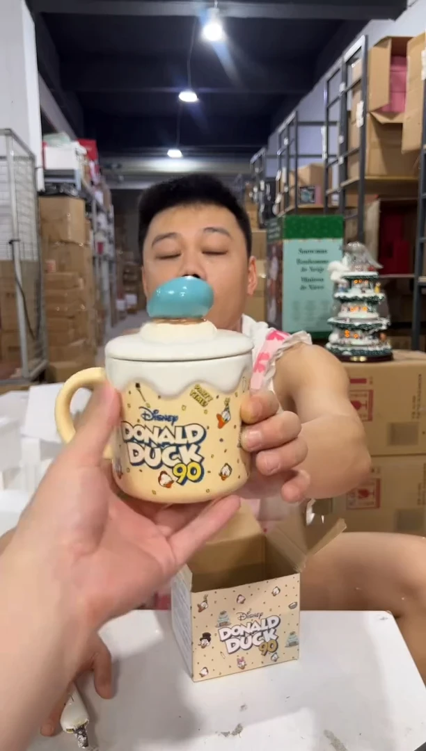 瓷片原盒唐老鸭90周年水杯