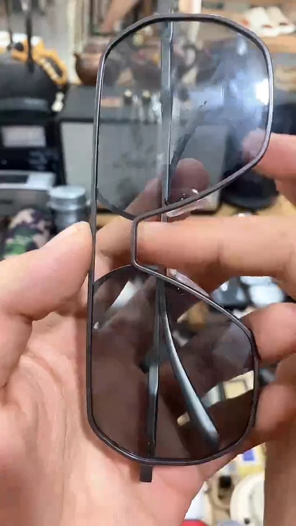 瓷片闪购商品  如图所示