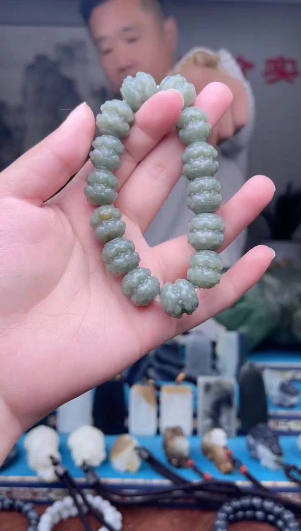 未镶嵌和田玉挂件1