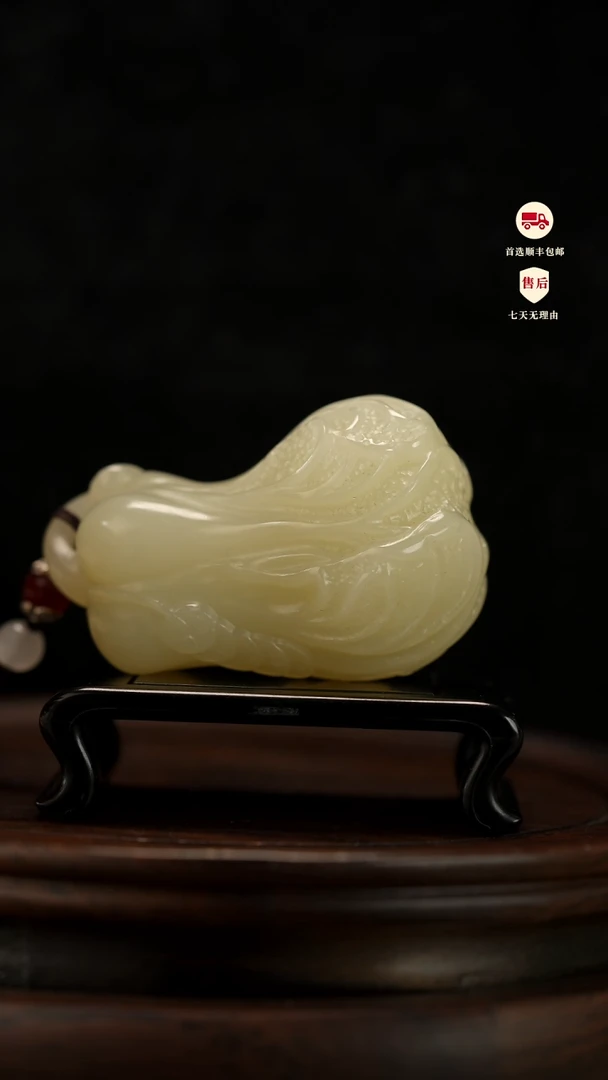 云南石竹叶青雕刻：手握白菜手把件摆件挂件