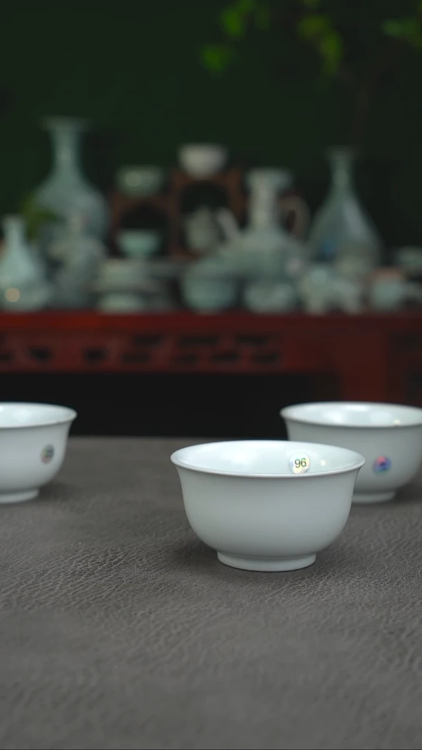 96号月白压手杯微瑕~帆