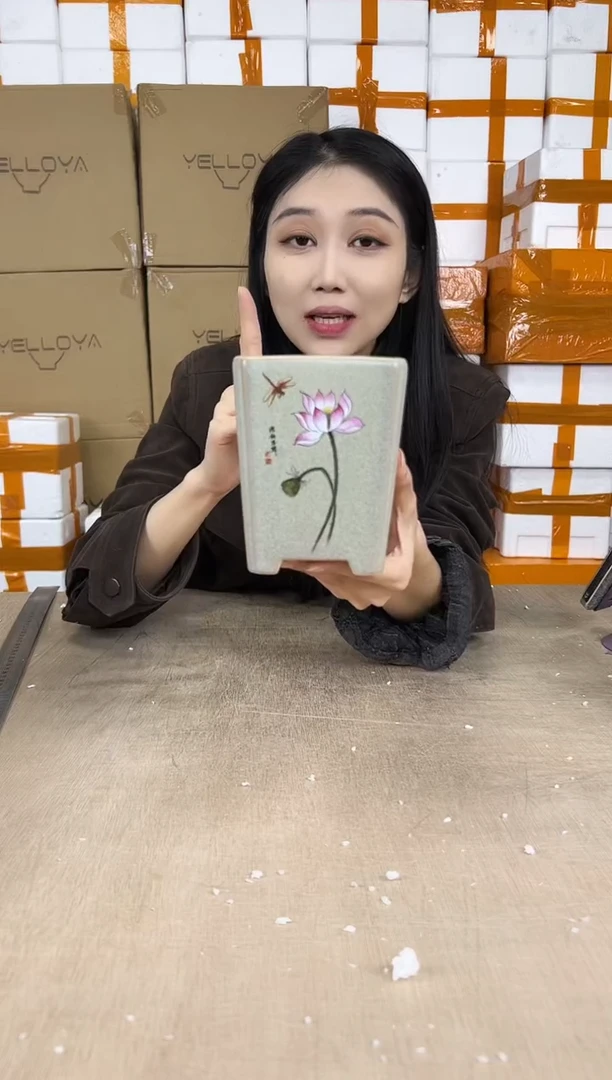 四方淡黄荷花小号10x13