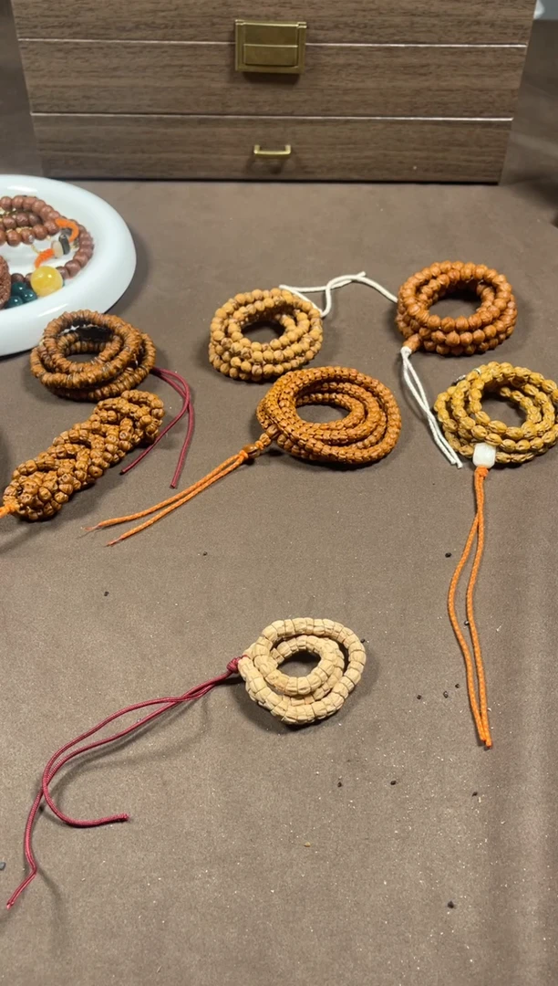 手串柏香籽/百香籽小鱼出品--大肠手持