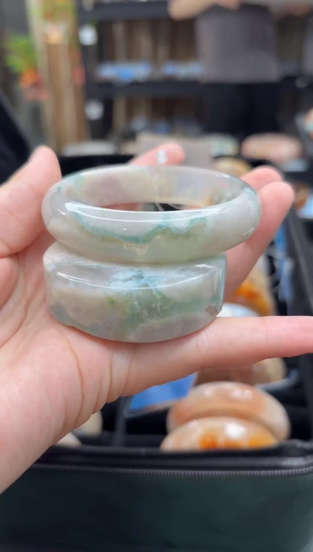 未镶嵌手镯石英质玉91(56圈赠送镯心)