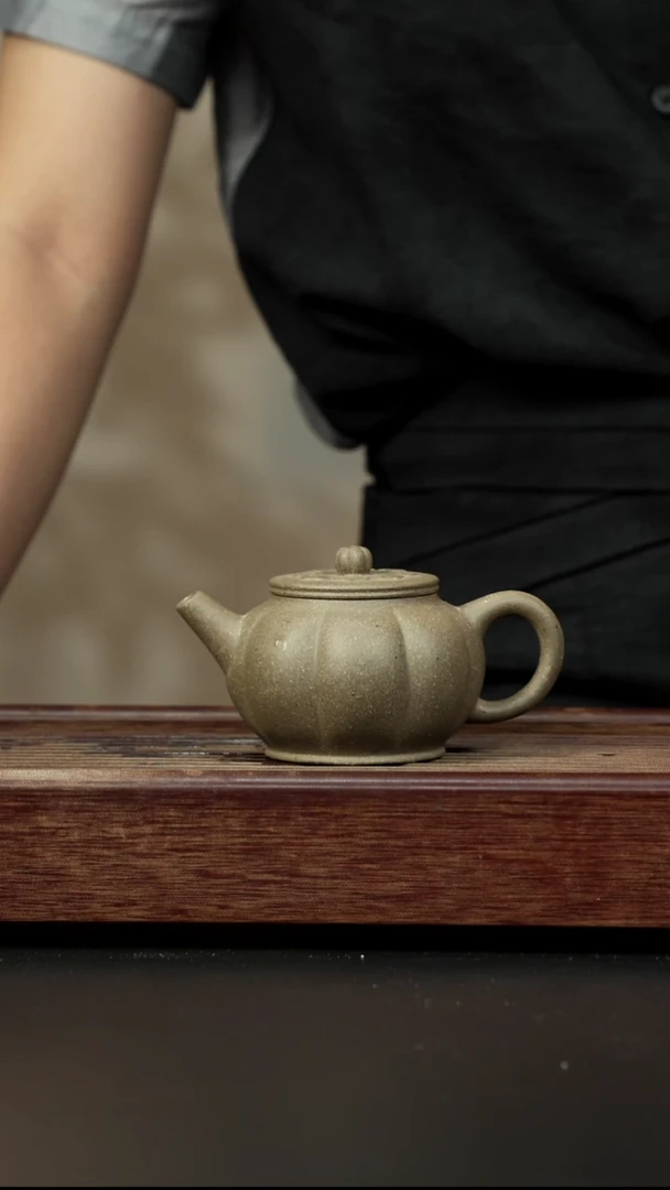 紫砂茶壶百年岩中泥 青色灯笼