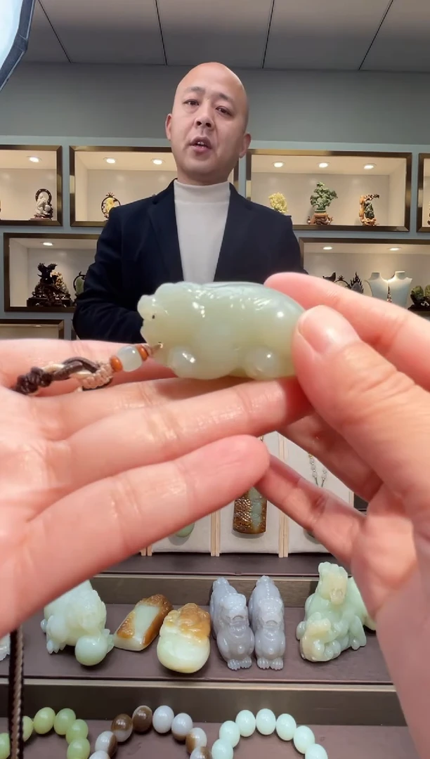 颈饰未镶嵌和田玉苏