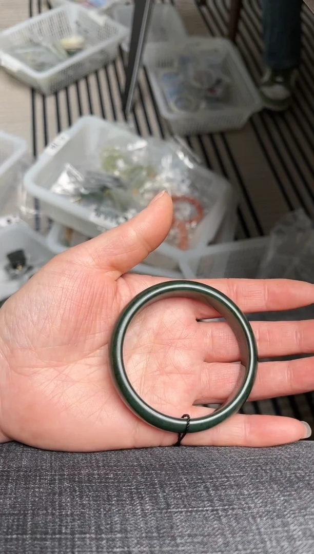 【闪购商品】和田玉手镯未镶嵌圈口56  M-14