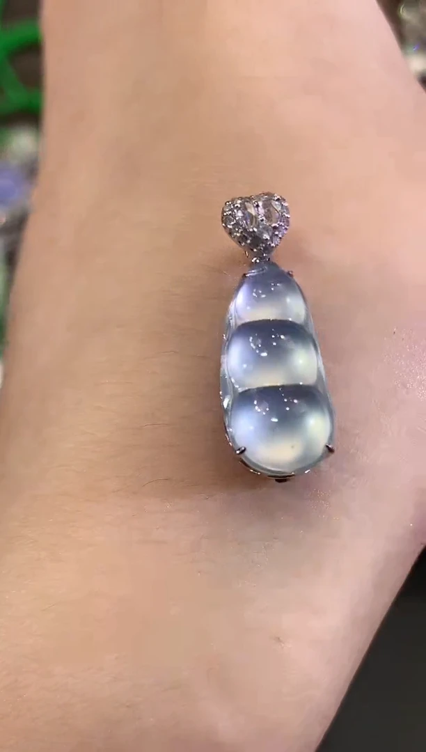 吊坠(不含链)18K金镶嵌翡翠B121