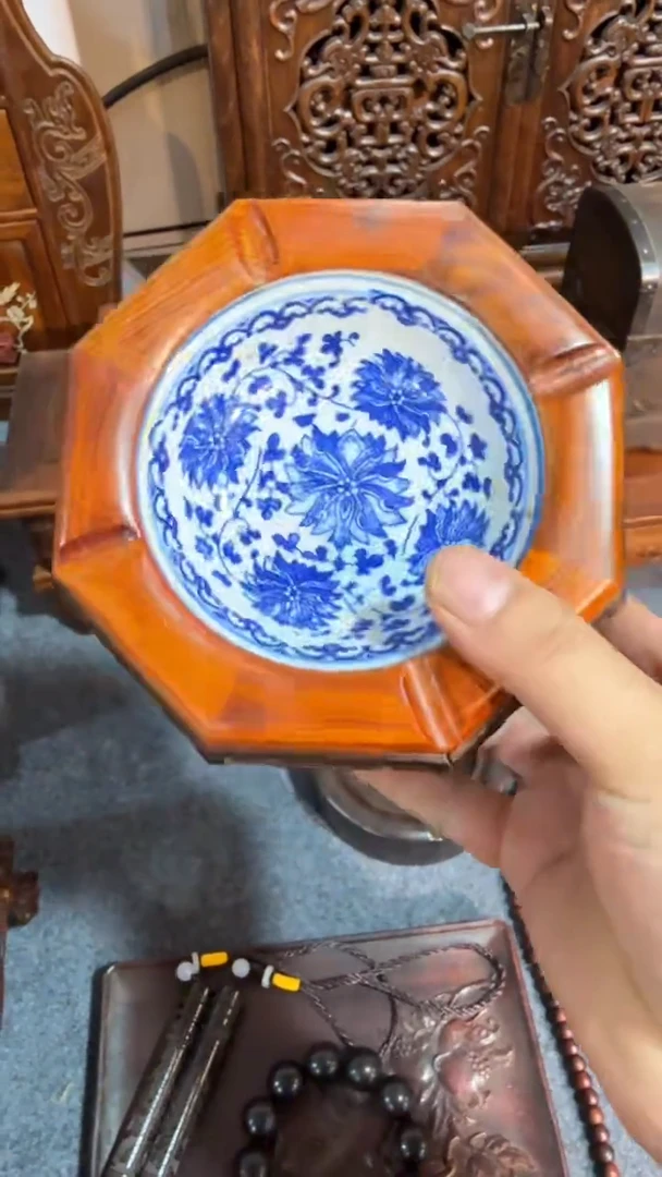 木福利           烟灰缸