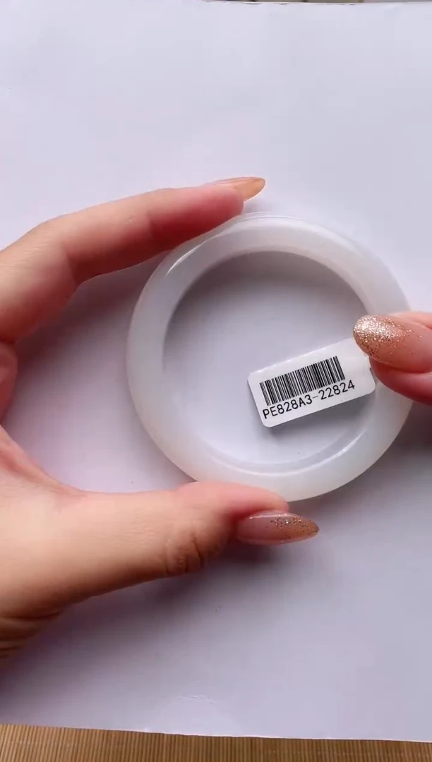 未镶嵌手镯和田玉54