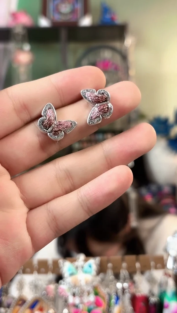 彩云南阁非遗老绣苗银饰品634