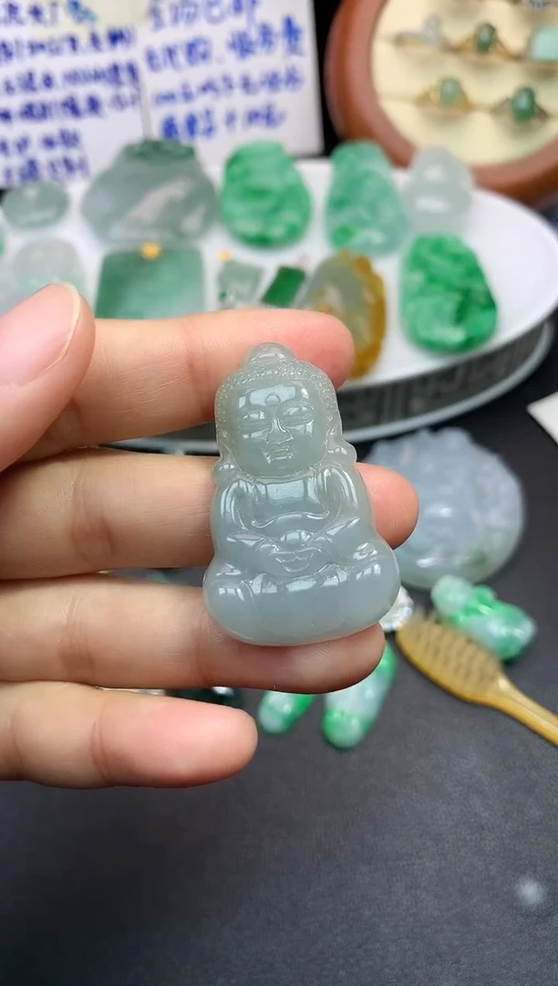 颈饰未镶嵌翡翠吊坠