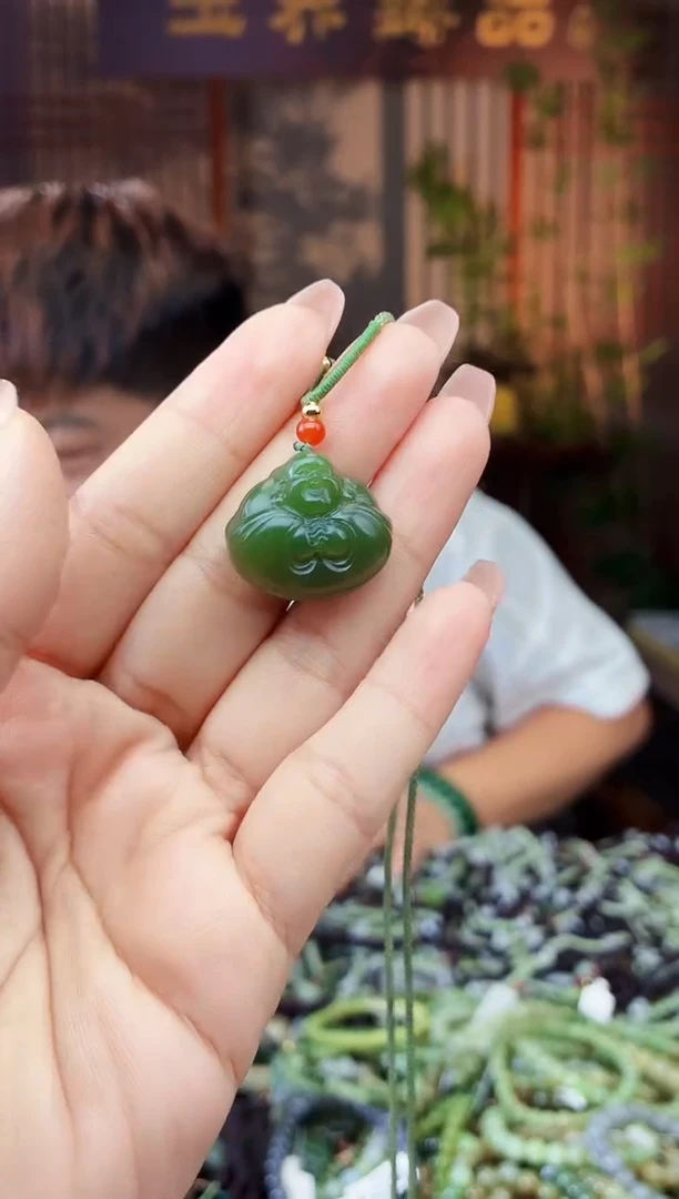 和田玉未镶嵌颈饰拍一发一