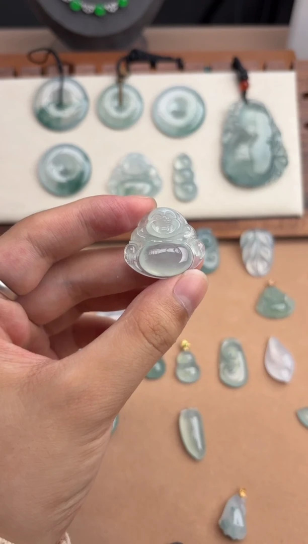 吊坠(不含链)未镶嵌翡翠冰种佛公