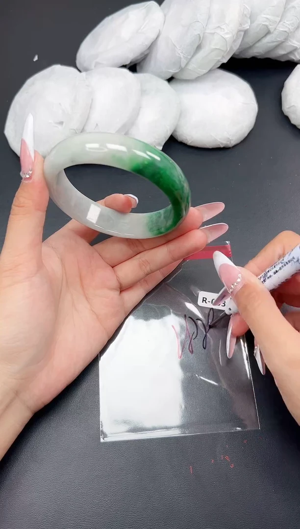 精品手镯，一物一拍R-053