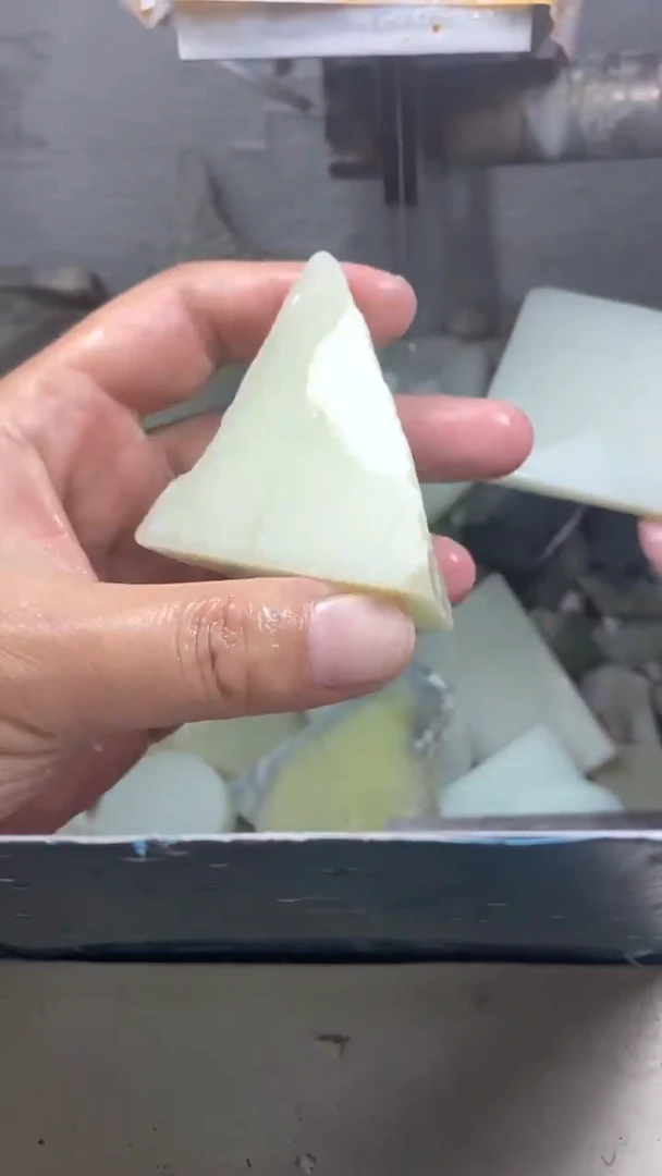 定制和田玉E****叔毛货抛光