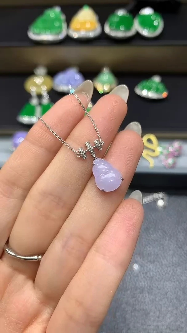 【闪购商品】翡翠吊坠(赠链)18K金镶嵌9团购