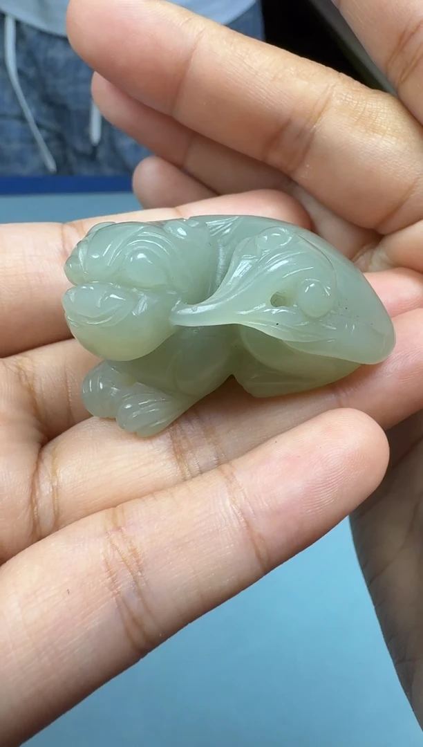和田玉未镶嵌颈饰1