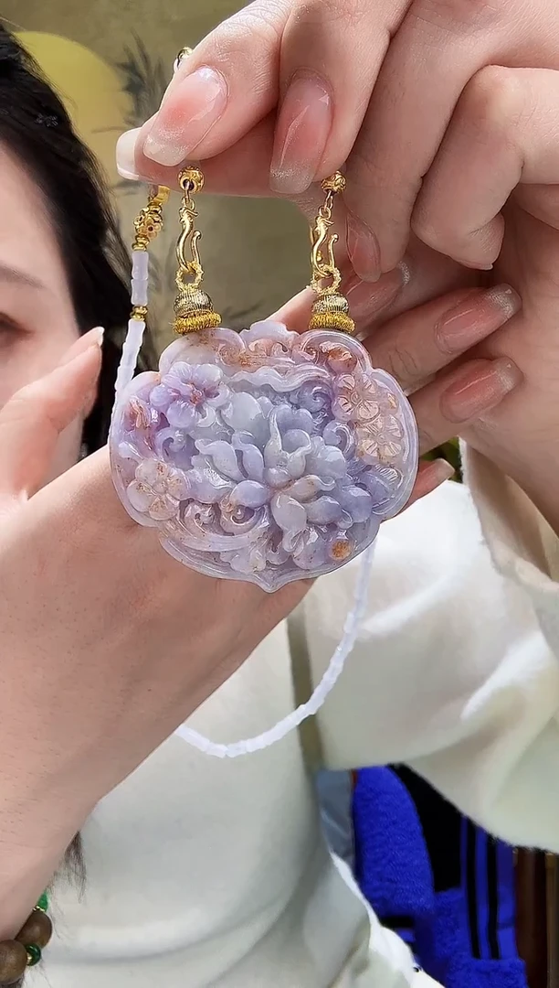 颈饰未镶嵌翡翠吊坠