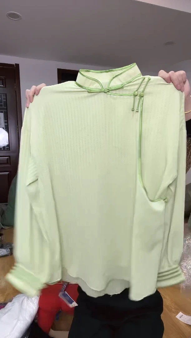 130斤 衬衣  无腰带