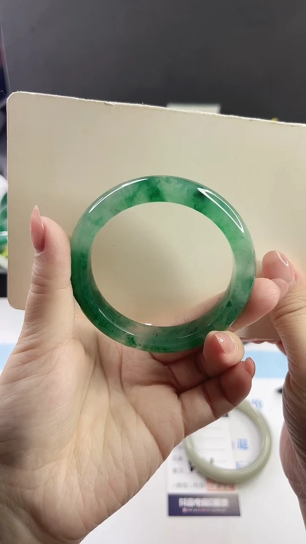 未镶嵌手镯石英质玉多样性发货V21