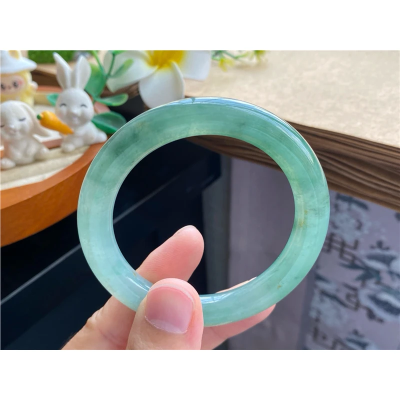 0919批8261号52.1-9.5-9.3圆条冰油绿色像一汪深邃的碧潭翡翠手镯