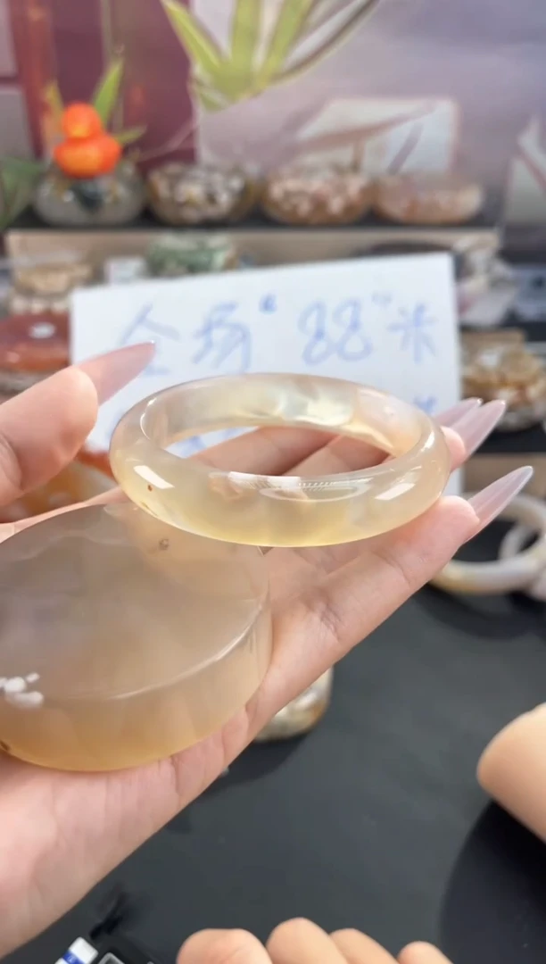 手镯玛瑙/玉髓未镶嵌56