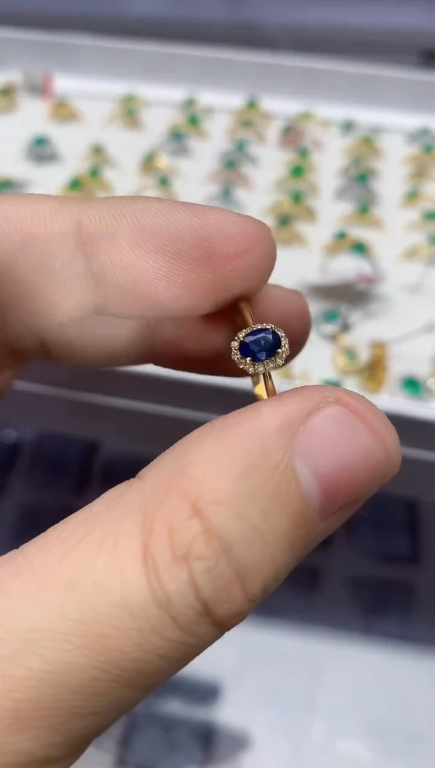 【闪购商品】蓝宝石戒指18K金镶嵌........