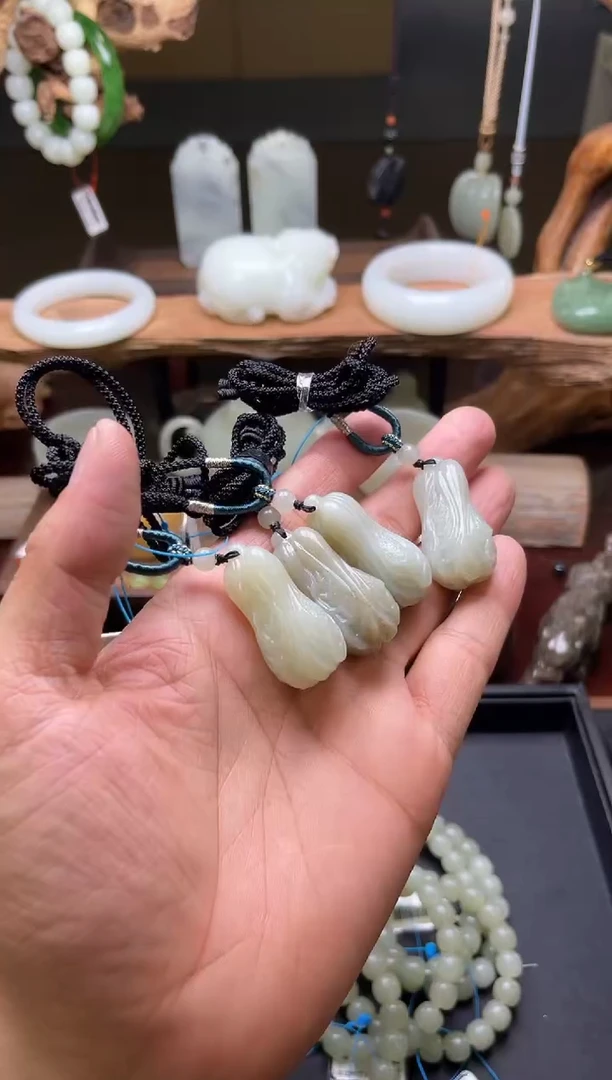 【闪购商品】和田玉吊坠未镶嵌且末迪克兰 百财 多样性发一