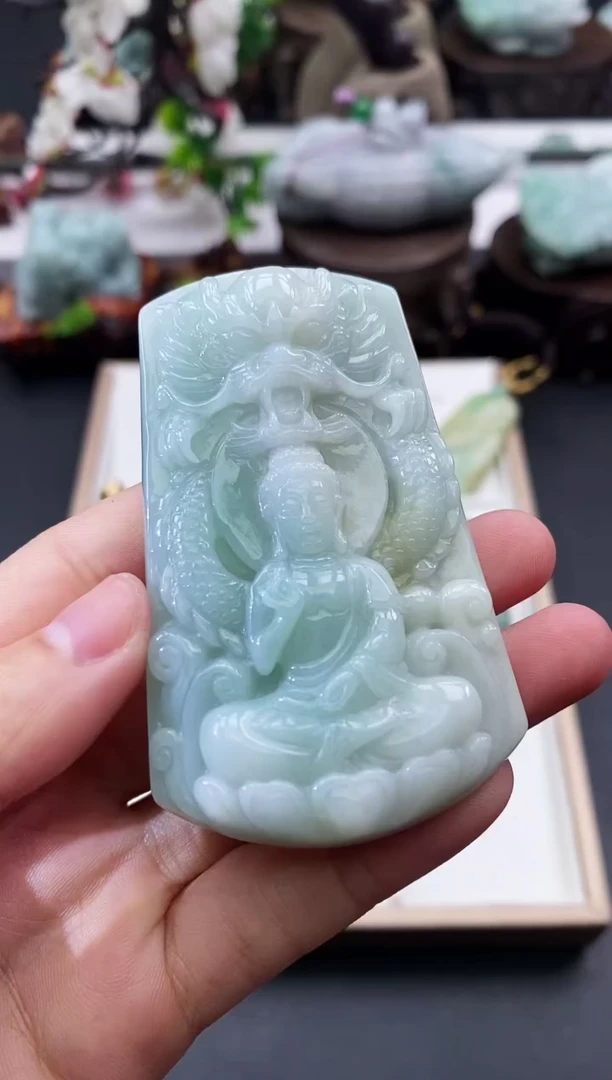 翡翠未镶嵌颈饰天然缅甸A货翡翠
