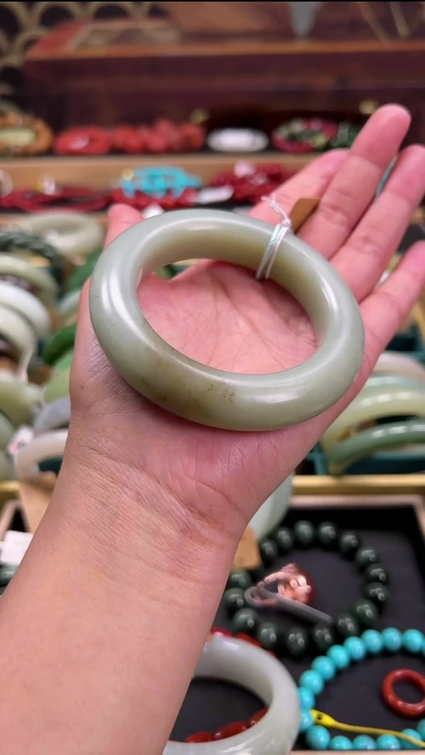 未镶嵌手镯和田玉1