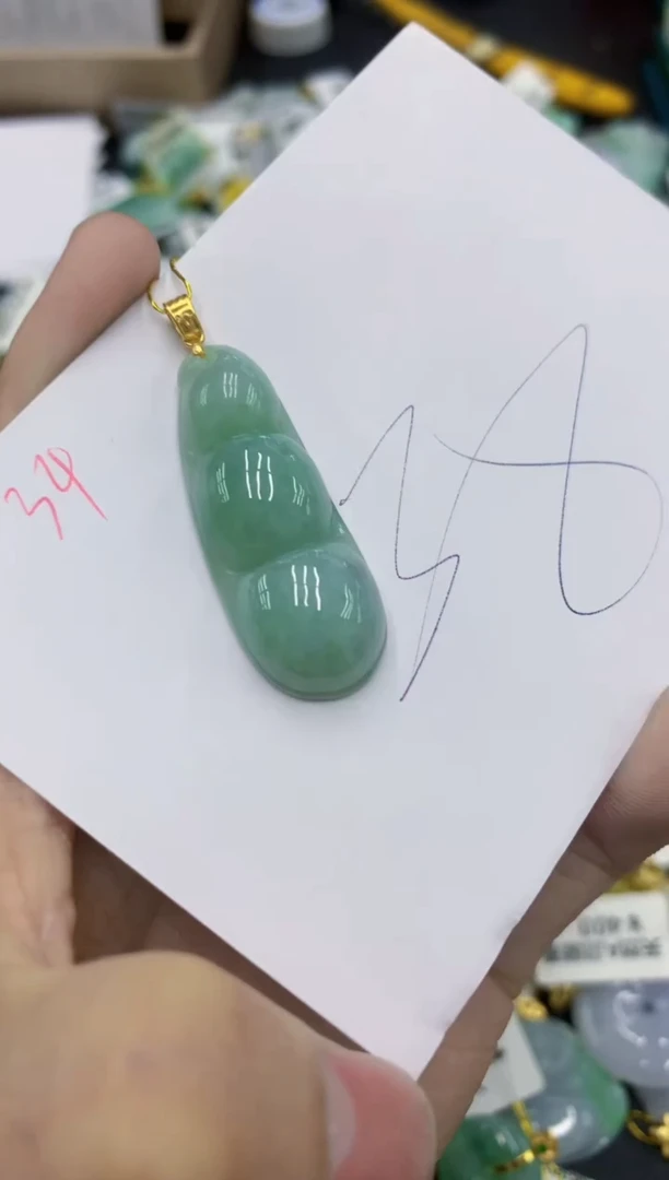 翡翠未镶嵌颈饰1111111111111