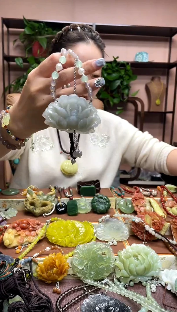 未镶嵌岫玉吊坠·