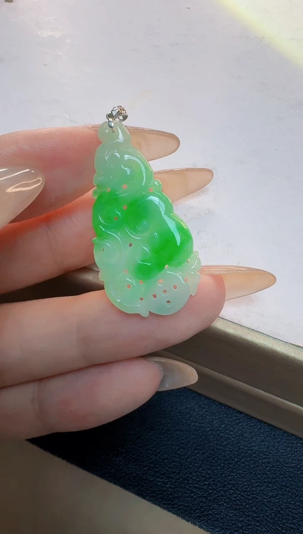 翡翠18K金镶嵌吊坠(不含链)缅甸A货翡翠