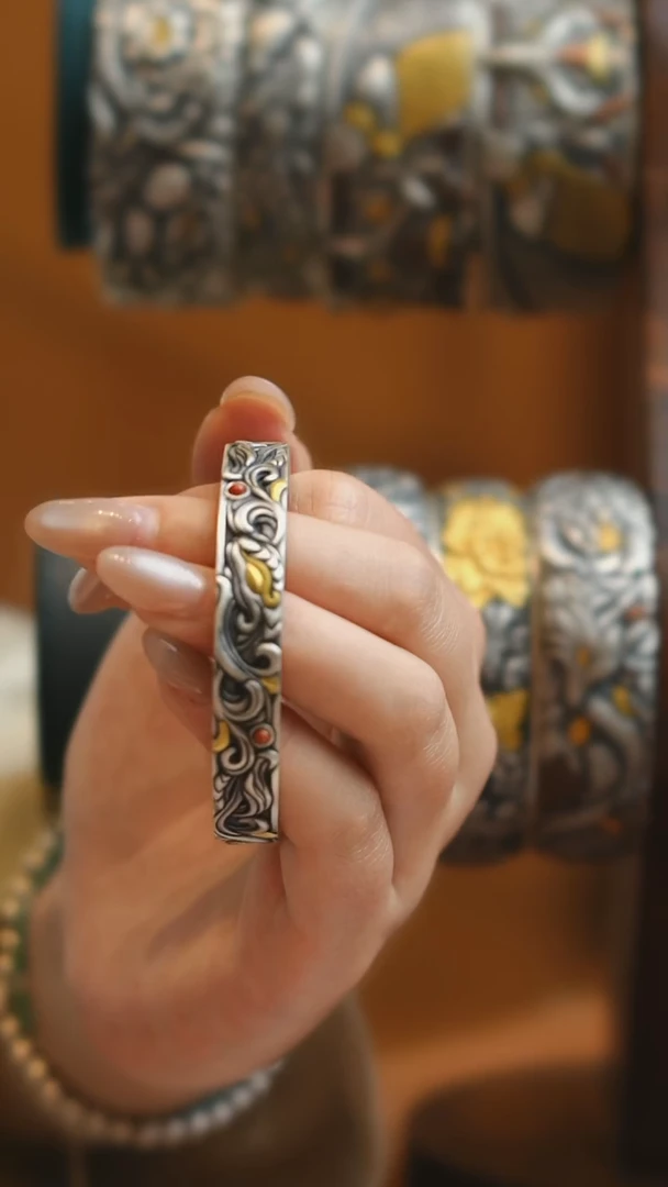 无足银南红卷草纹足银999金银错手镯