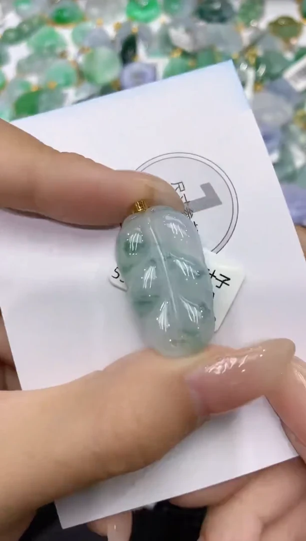 颈饰18K金镶嵌翡翠111111111111