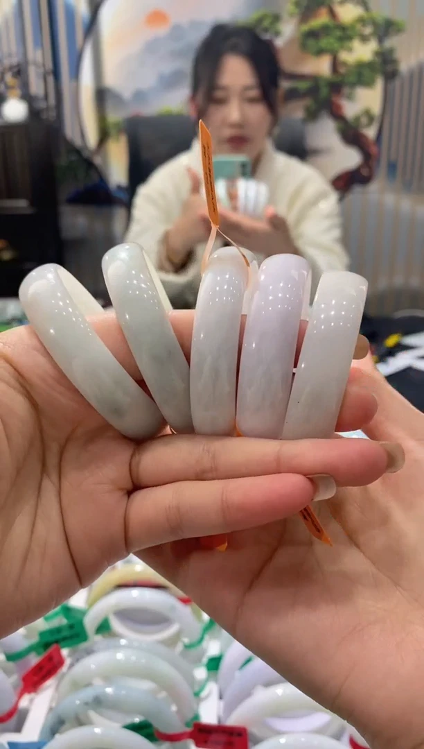 【闪购商品】翡翠手镯未镶嵌00008620多样性发货