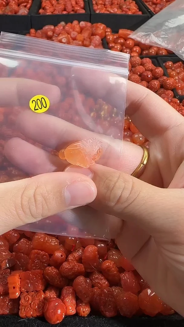 颈饰未镶嵌南红玛瑙1