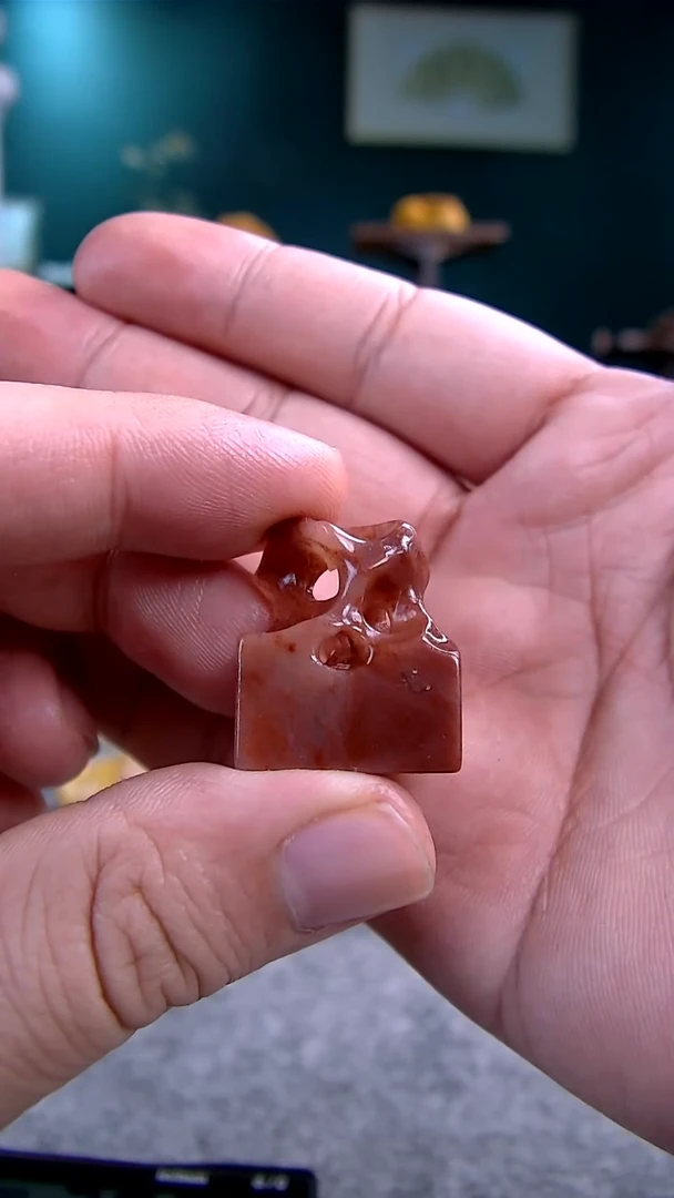 【闪购商品】老挝石水冻太湖石钮章1.3*2.1*2.5