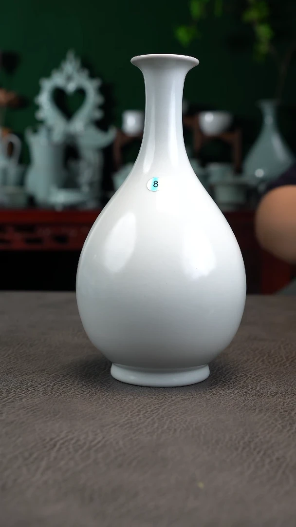 8号月白玉壶春瓶二级品有瑕福利~帆